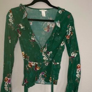 Long sleeved ruffle top